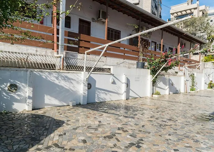 Apartamento 3 dormitórios - 50 metros da Praia de Bombinhas